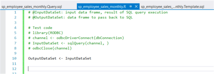 The screenshot shows initial R codes in the R file.